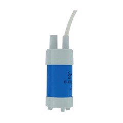 Cylindrisk vattenpump i blått och vitt med inlopp, utlopp och ansluten elektrisk kabel.