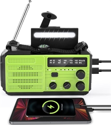 Kompakt nödradio med ficklampa, powerbank, USB-portar, antenn, kompass och kontrollknappar.