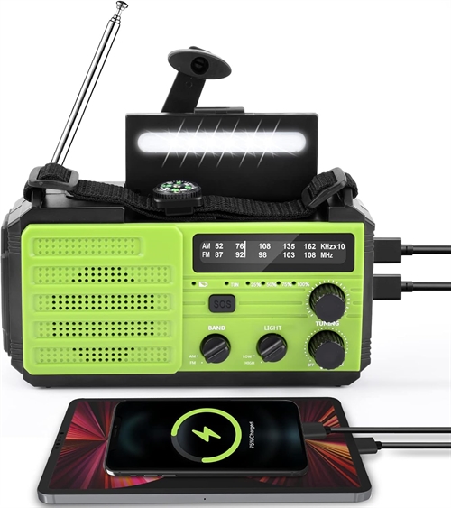 Kompakt nödradio med ficklampa, powerbank, USB-portar, antenn, kompass och kontrollknappar.