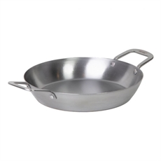 Paellapanna i kolstål, 35 cm, med två handtag. Bred, låg form, idealisk för matlagning.