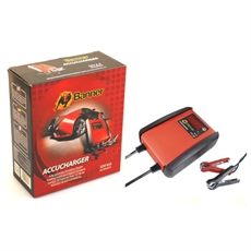 Röd och svart BANNER Batteriladdare 12V 6A med digital display och kablar, bredvid röd förpackning.