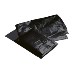 Svarta plastpåsar, flexibla och glänsande, staplade tillsammans.